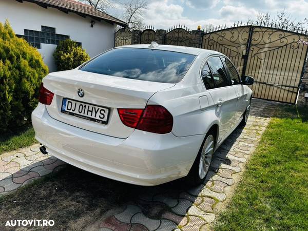 BMW Seria 3 320d xDrive DPF Aut. - 6