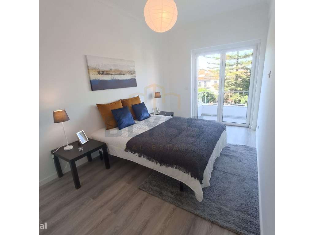 Apartamento T3, em Remodelação Total situado em Benfica, *Oferta da...-11