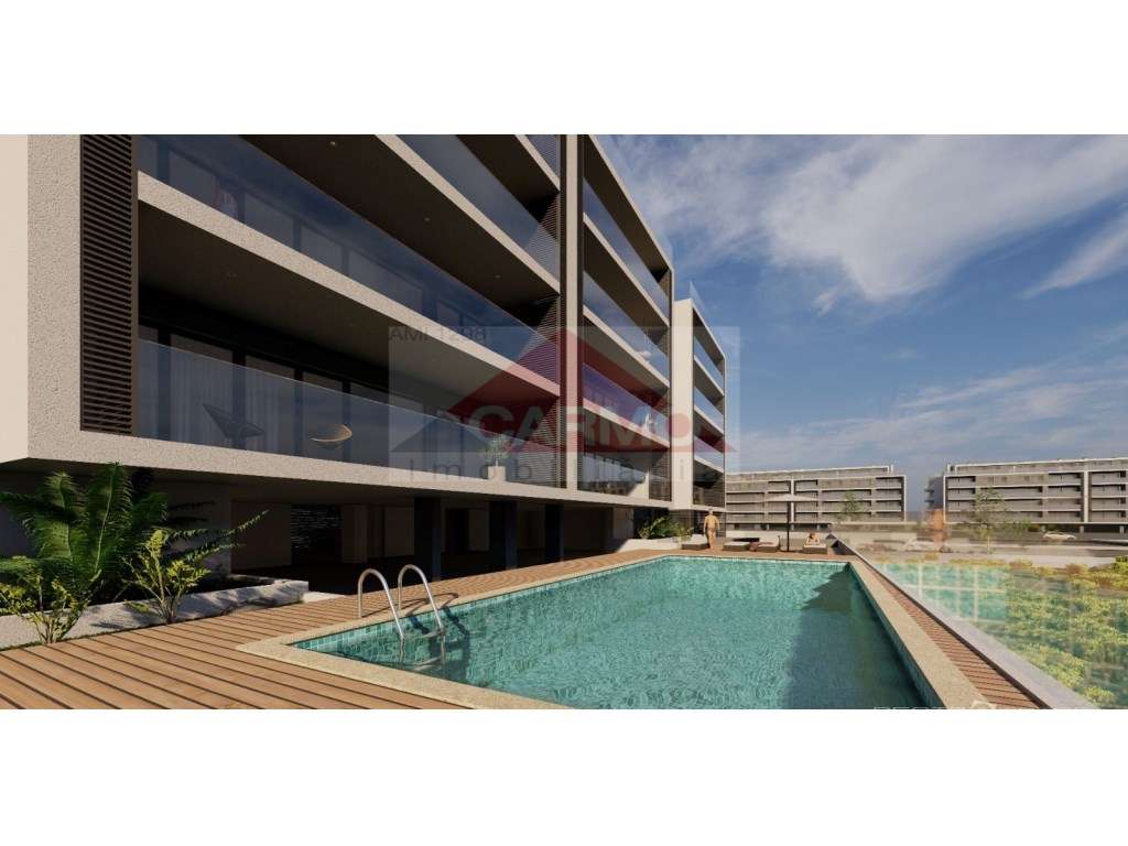 T4 com acabamentos de luxo, Condomínio com Piscina e Ginásio.(Ofert... - Grande imagem: 1/8