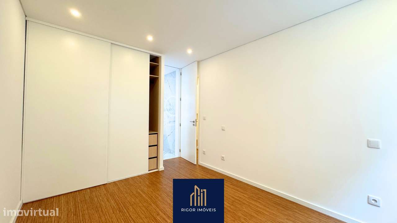 Apartamento T3 Renovado | Póvoa de Varzim - Zona Balnear - Grande imagem: 2/27