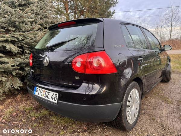 Volkswagen Golf 1.6 Comfortline - 4