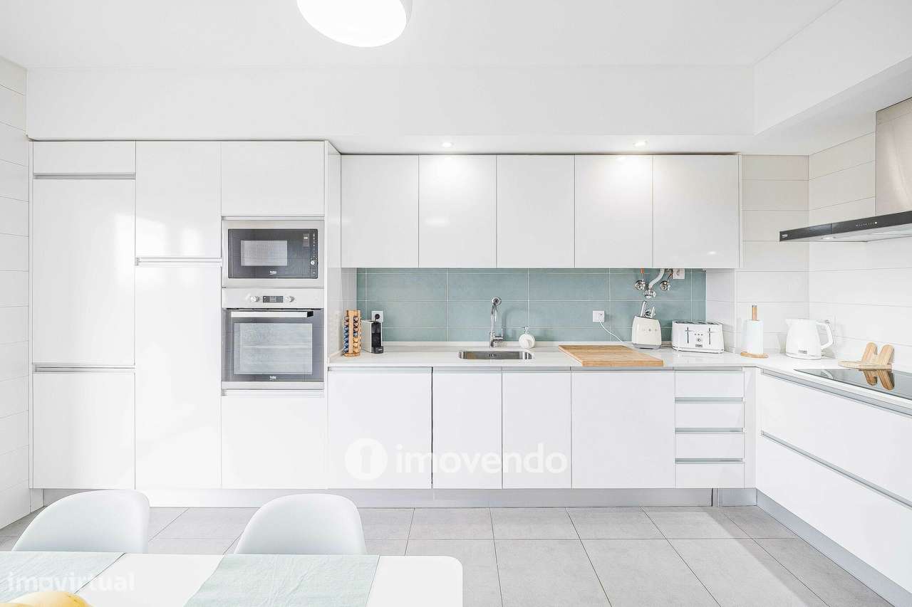 Apartamento T2 com estacionamento, na Urbanização Vale Flores - Grande imagem: 4/45