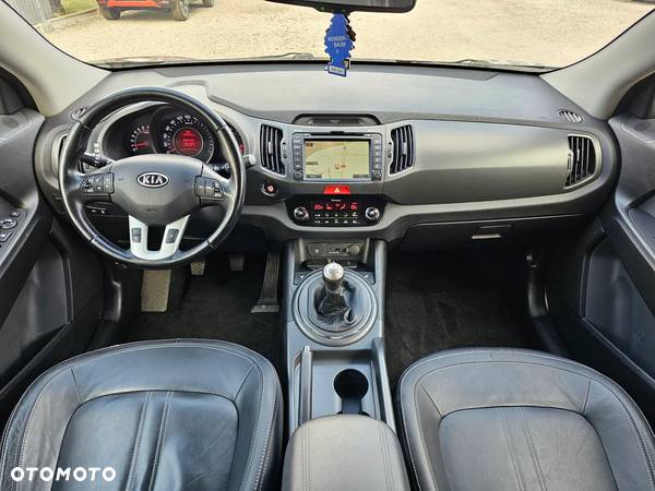 Kia Sportage 2.0 L - 13