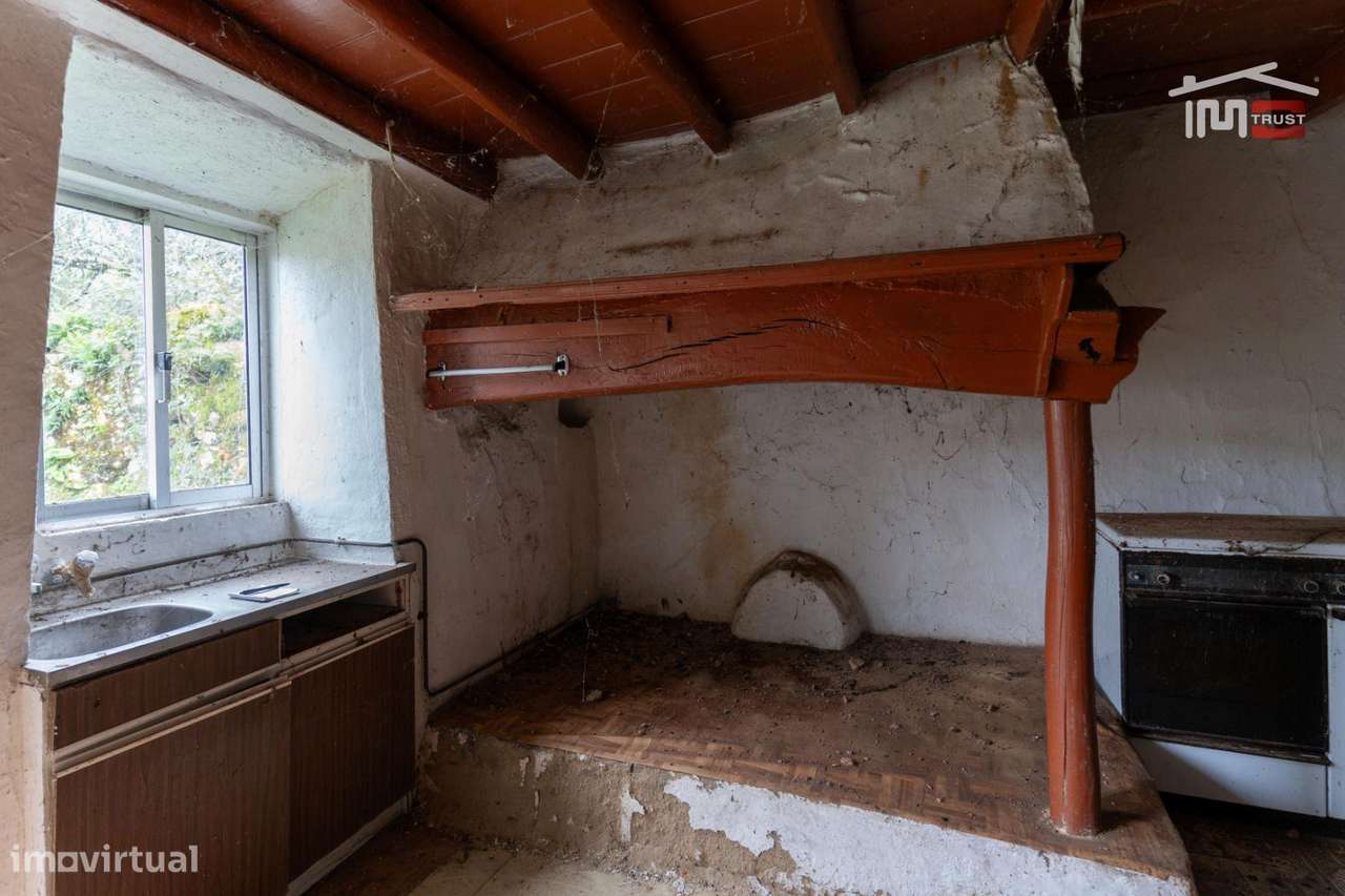MORADIA T2 DE CAMPO PARA RECUPERAR COM LAREIRA, POÇO E FORNO (S. MA... - Grande imagem: 5/23