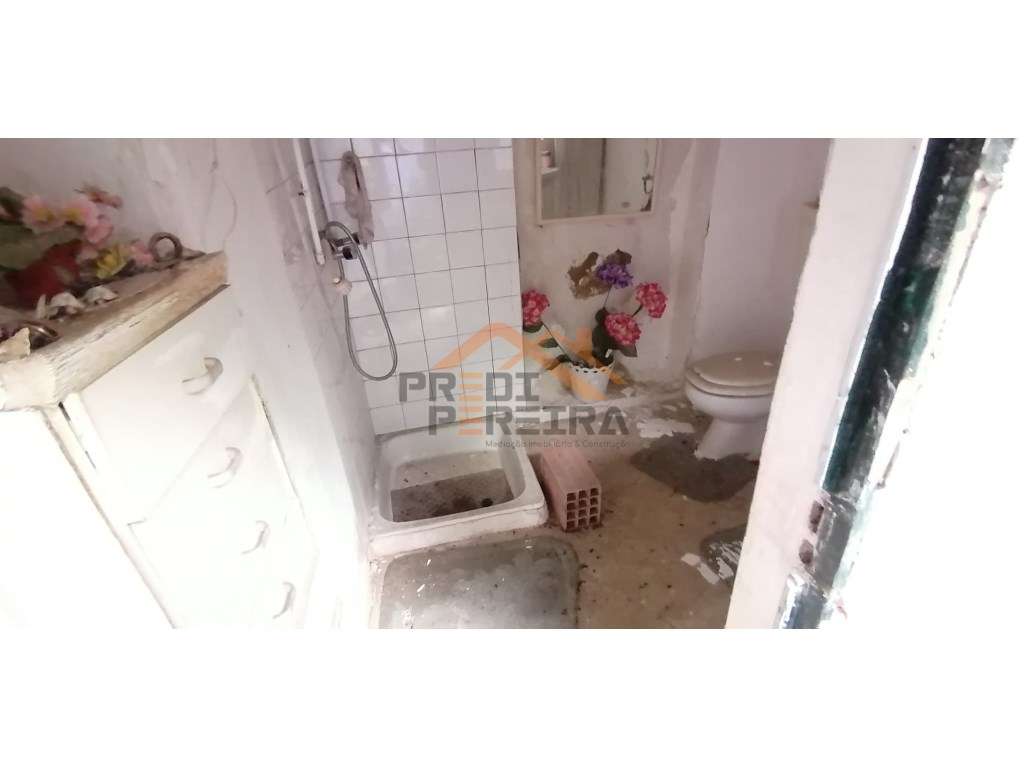 Prédio para reabilitação no Paço do Lumiar, com elevado potencial d...-31
