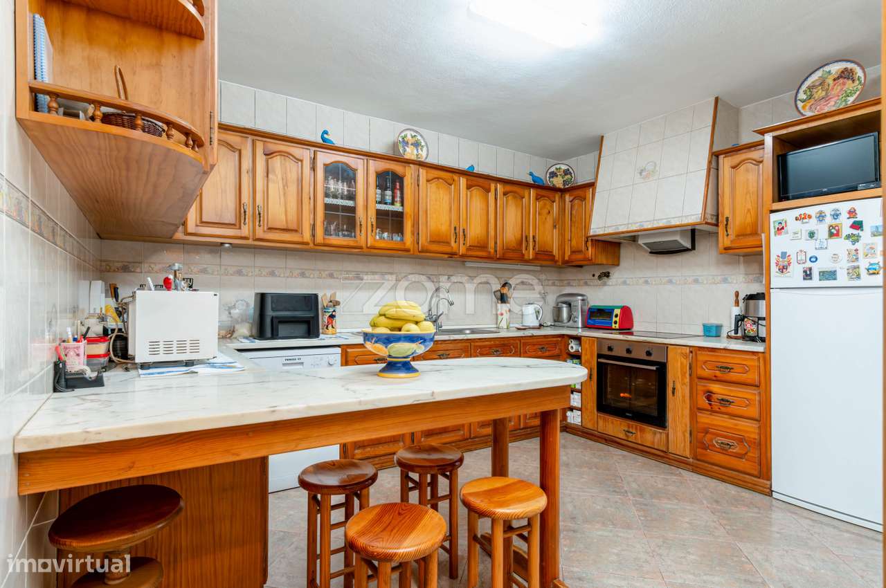 Moradia T1 + 1 Azambuja com Espaço Comercial - Grande imagem: 5/42