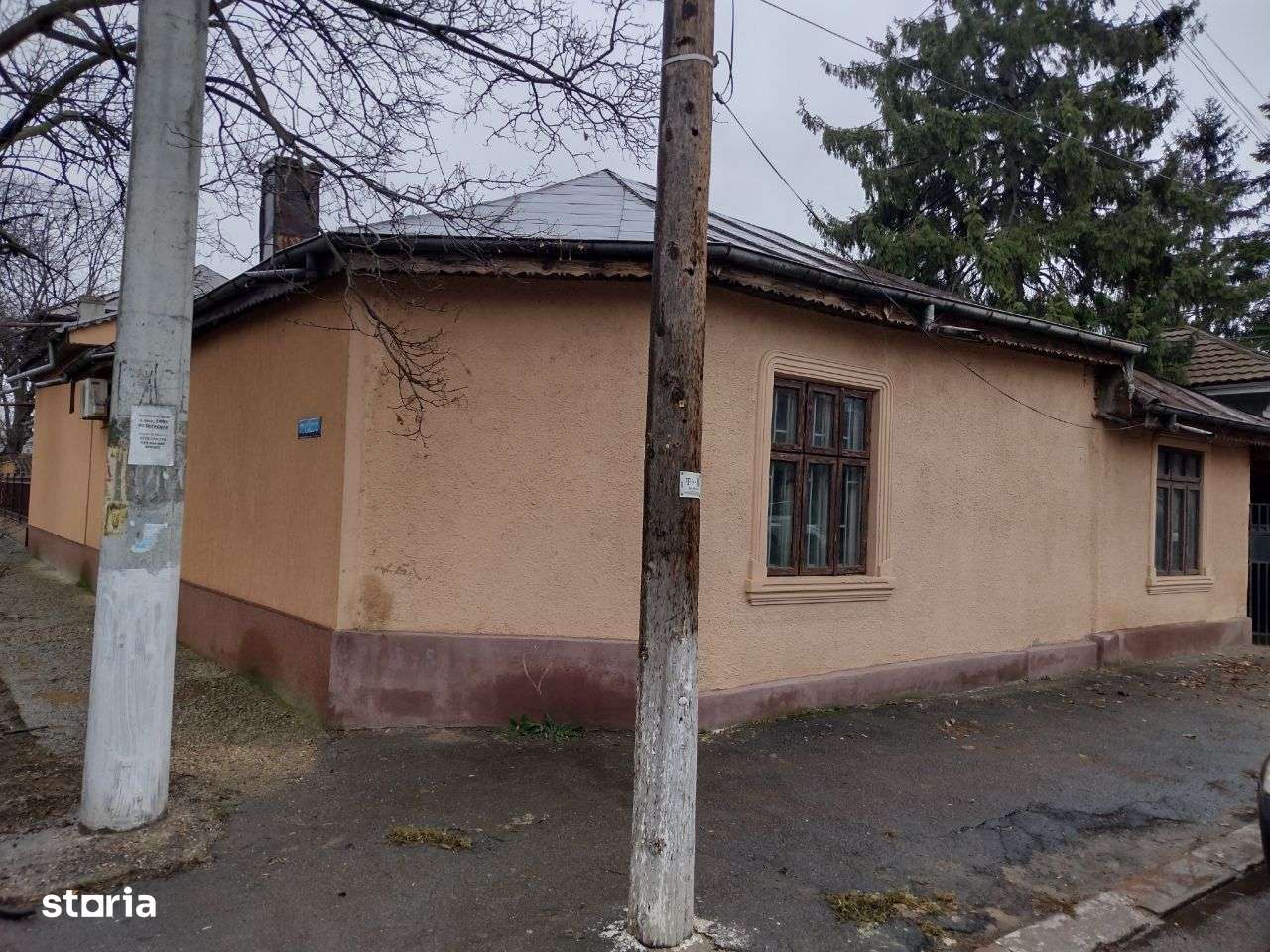 Vand casa zona Cimitirul central - Imagine principală: 2/5