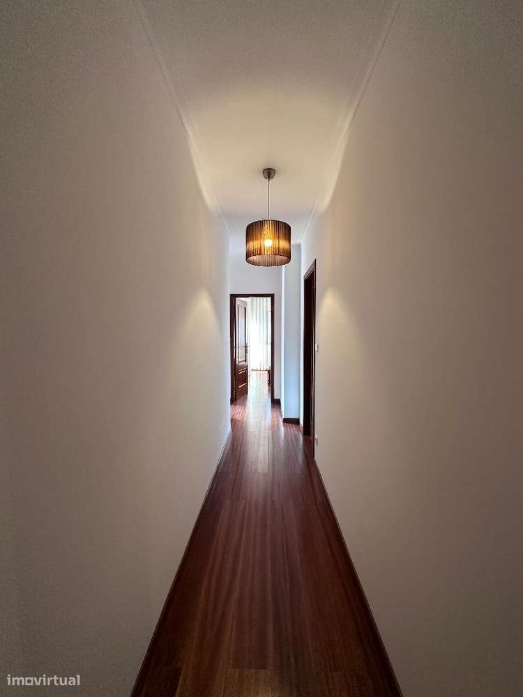 Apartamento T2 com terraço e garagem em Braga - Grande imagem: 4/12