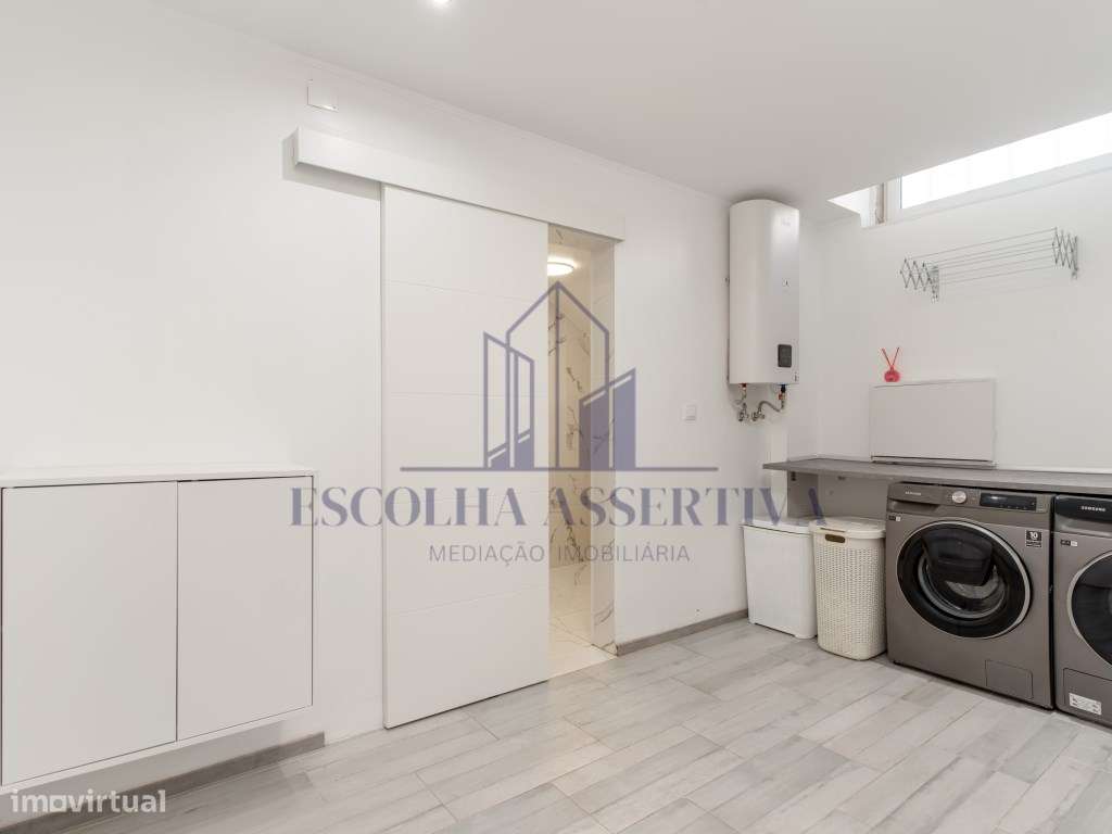 Loja com 95m2 transformada em apartamento T2 - Grande imagem: 4/28