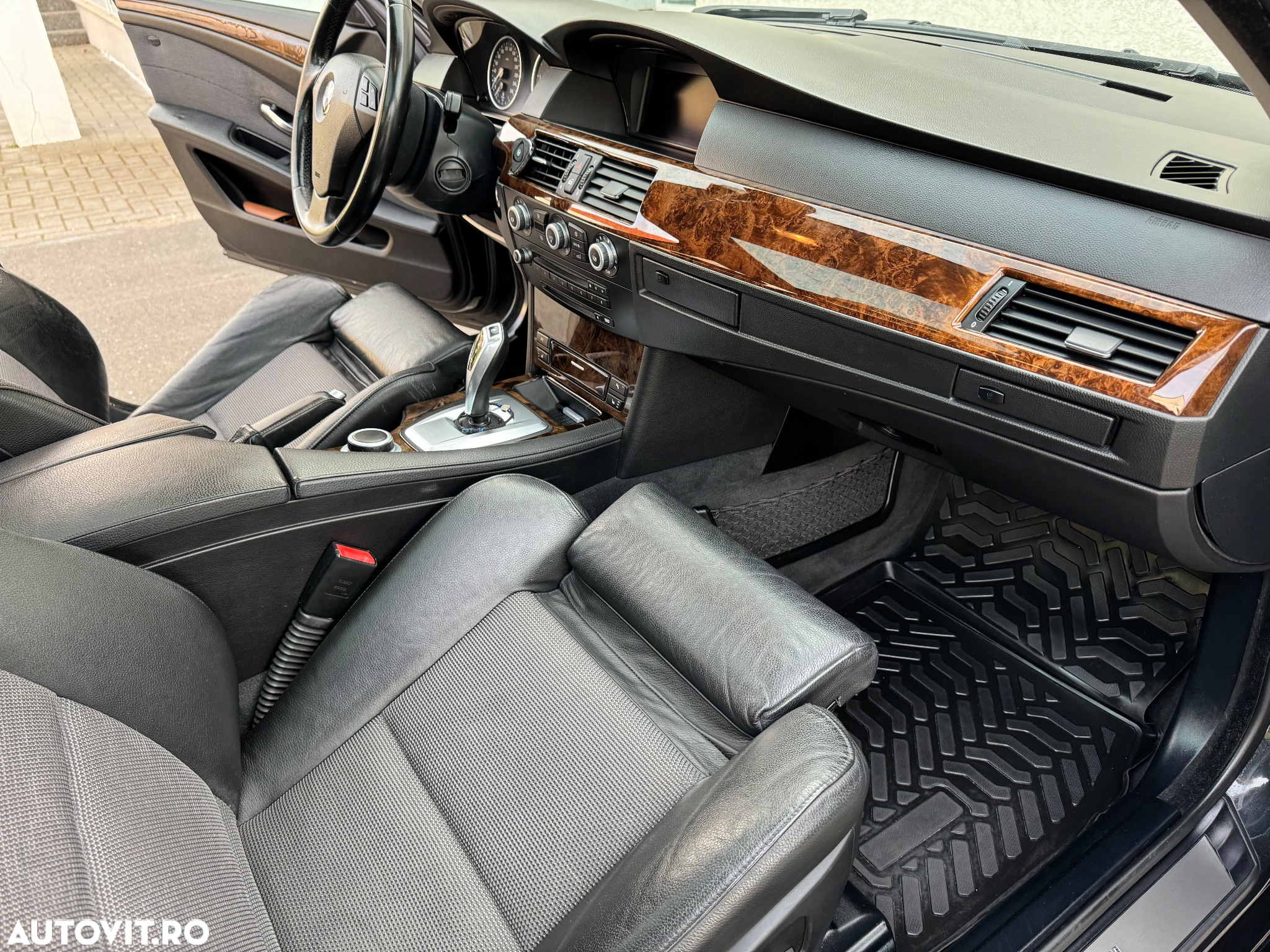 BMW Seria 5 525d Touring Aut. Edition Exclusive - 12