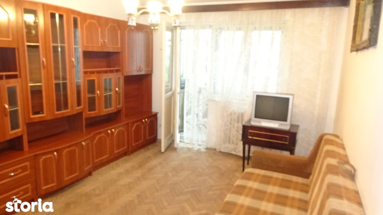 Vand apartament 2 camere cu intrari separate Deva, zona Jiului, etaj 2
