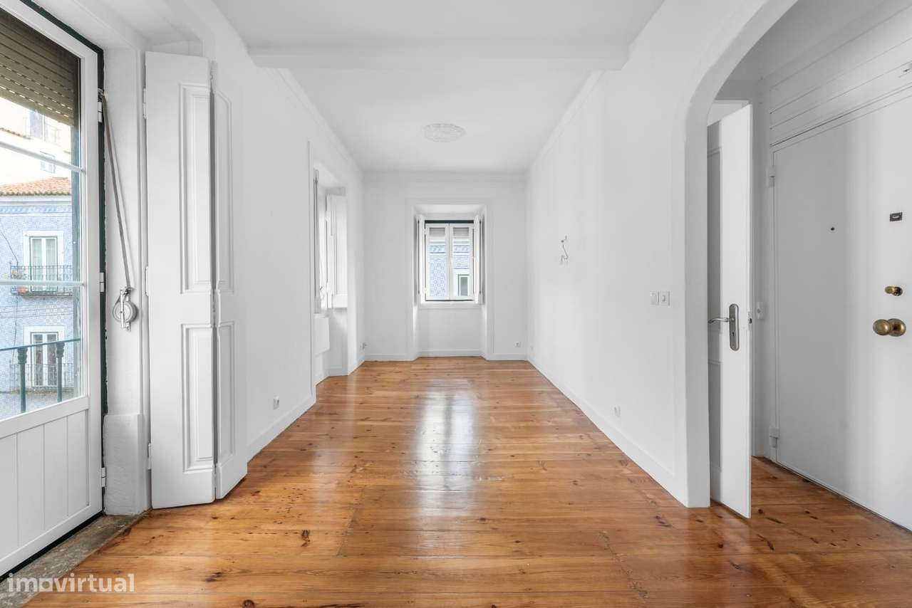 Apartamento T2 com vista, Príncipe Real, Lisboa-1