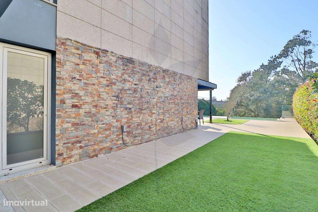 Venda Moradia Geminada Palmeira T4-50