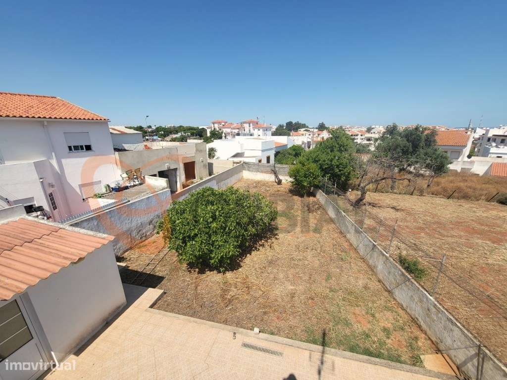 Moradia Térrea com Vista Mar no Centro de Albufeira - Grande imagem: 2/48