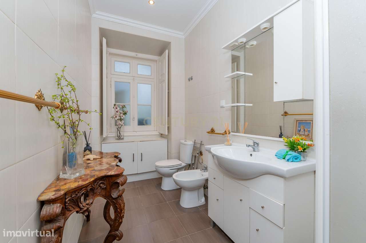 T3  (5 ass.) com terraço, elevador e arrecadação - Rua do Zaire-32