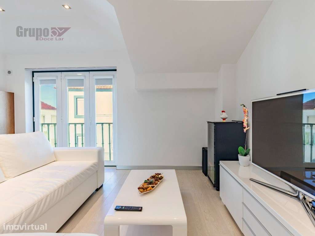 T2 Duplex Exclusivo a 150m da Praia com Vista Mar e Castelo- Sesimbra-17