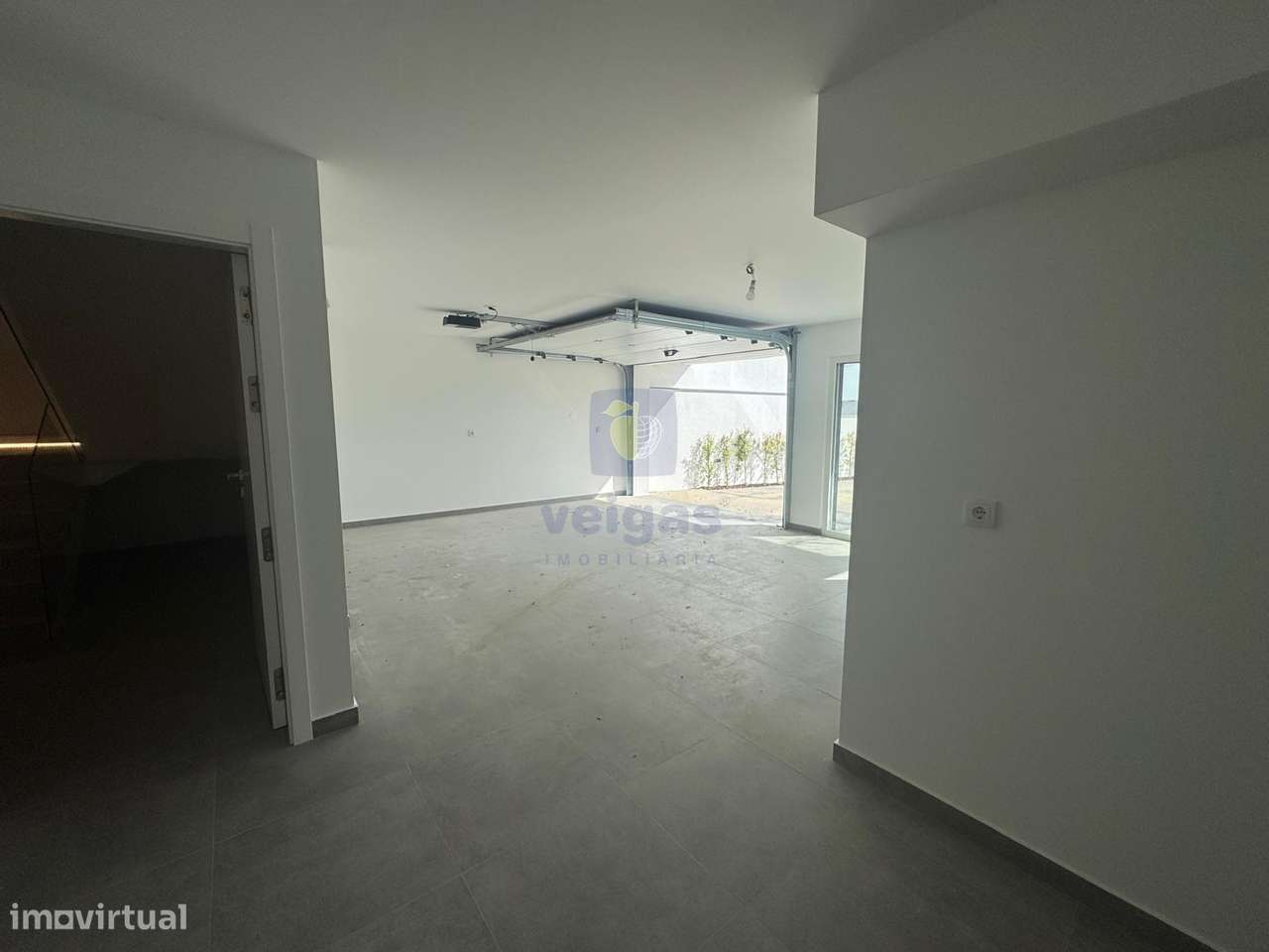 Moradia T4 C/ Piscina -  Bairro Primavera-25