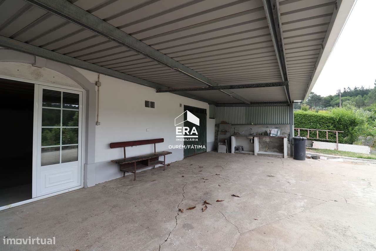 Moradia T3 localizada em Espite-13