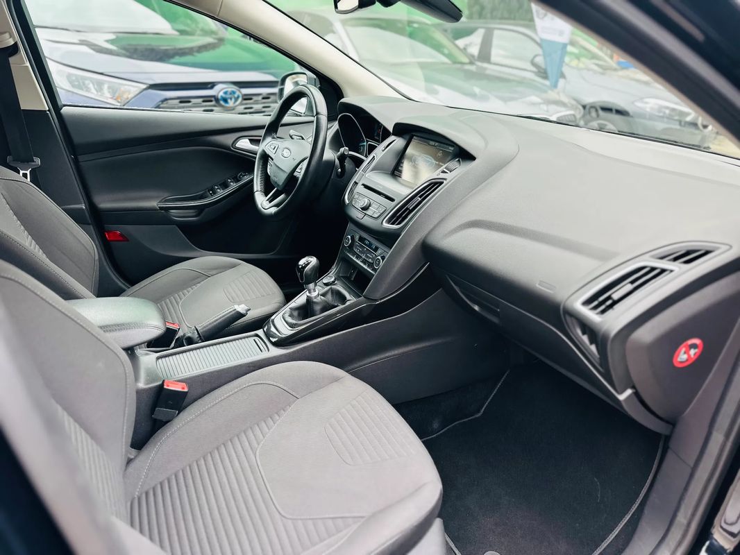 Ford Focus 1.0 EcoBoost Titanium - 9