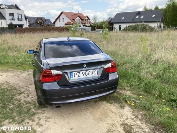 BMW Seria 3 320i - 3