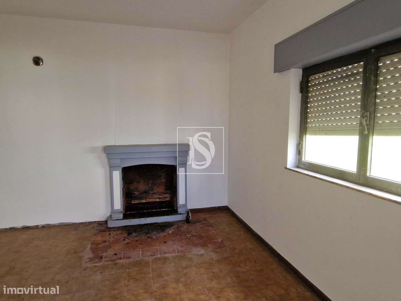 Venda de Moradia T4 independente em S. João da Corveira, Valpaços-6