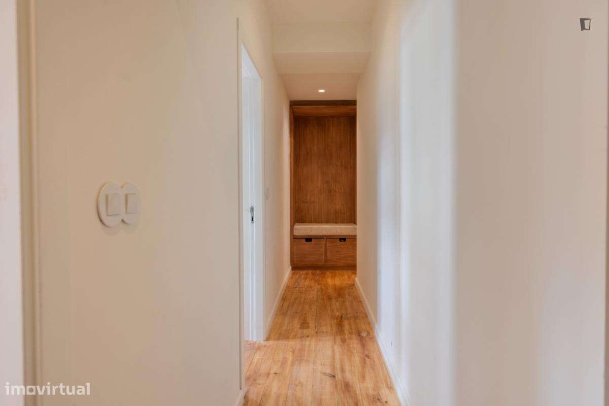 Apartamento com 4 quartos - localizado em São Bento Lisbon - Grande imagem: 4/10