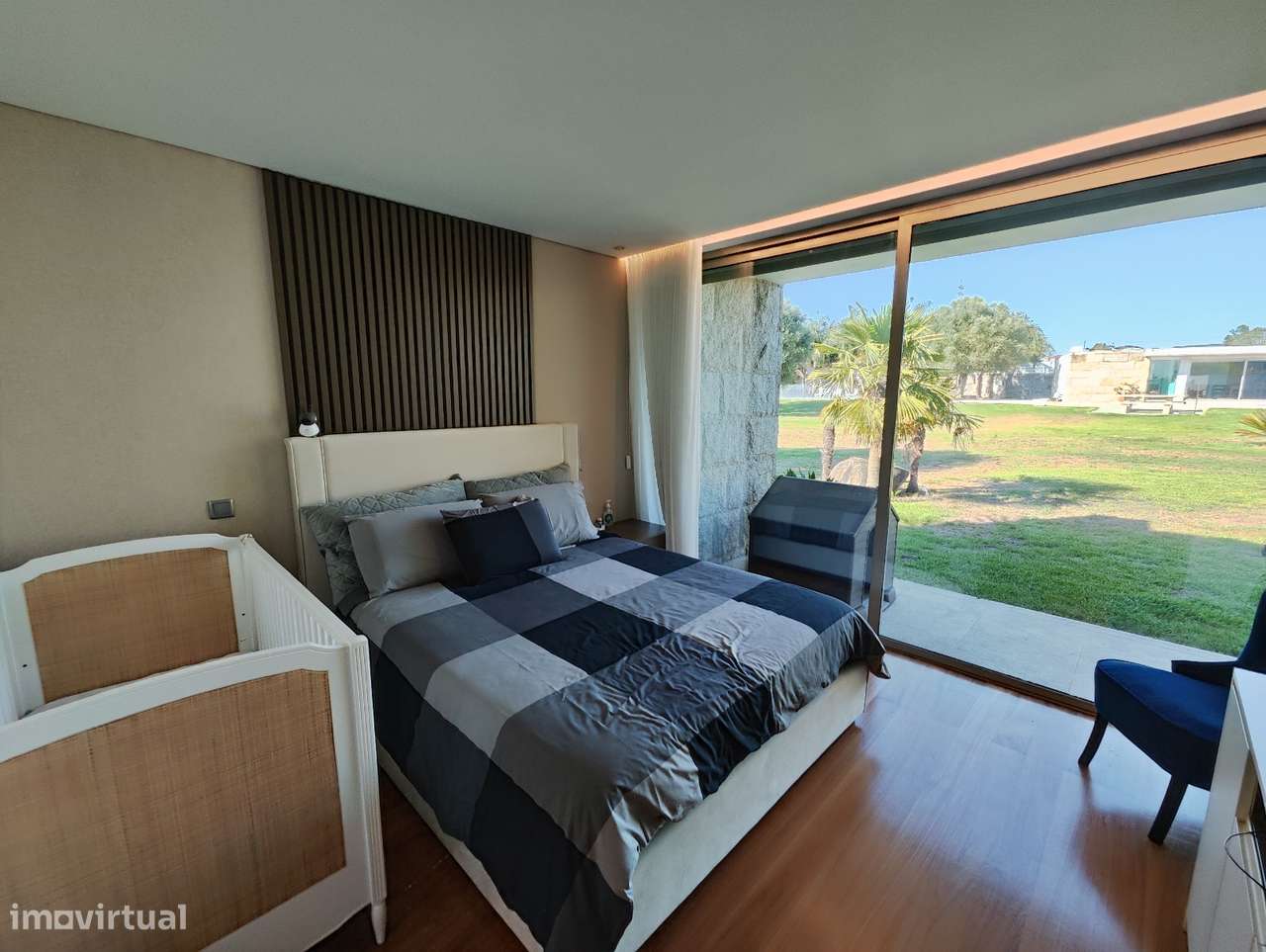 Vende-se moradia de luxo-16