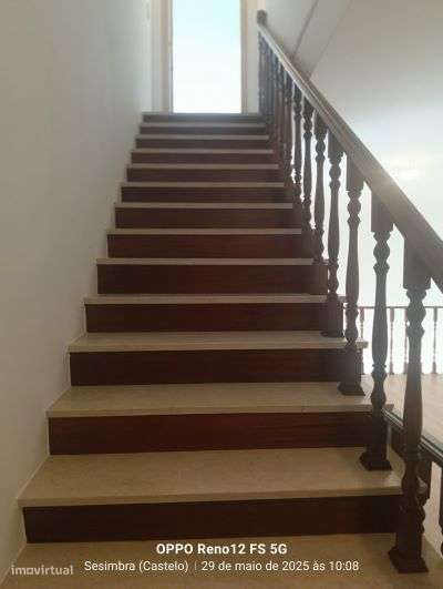 Moradia T4, localizada na zona da Cotovia, em Sesimbra-17