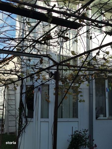 Casa plus 200 mp teren zona Brestei-0