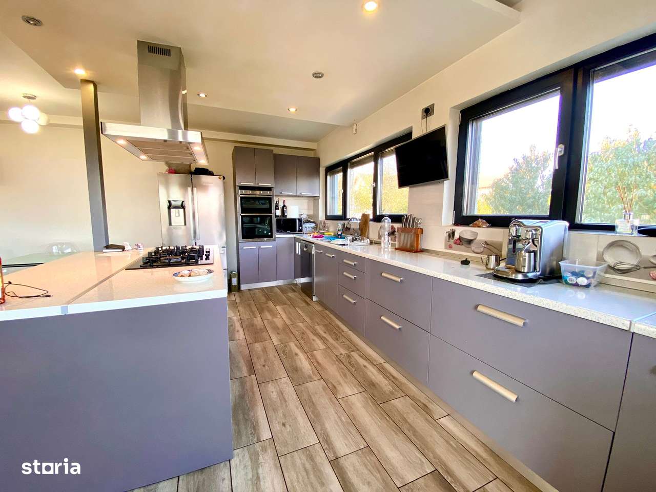 Vila cu piscina 300 mp+ 1200 mp teren-10