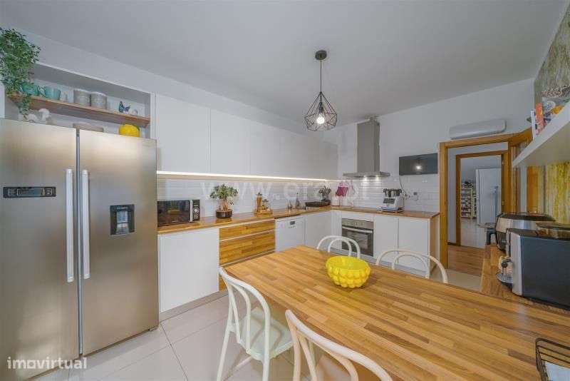 Moradia T4+1 centro zona prestigiada - Grande imagem: 5/12