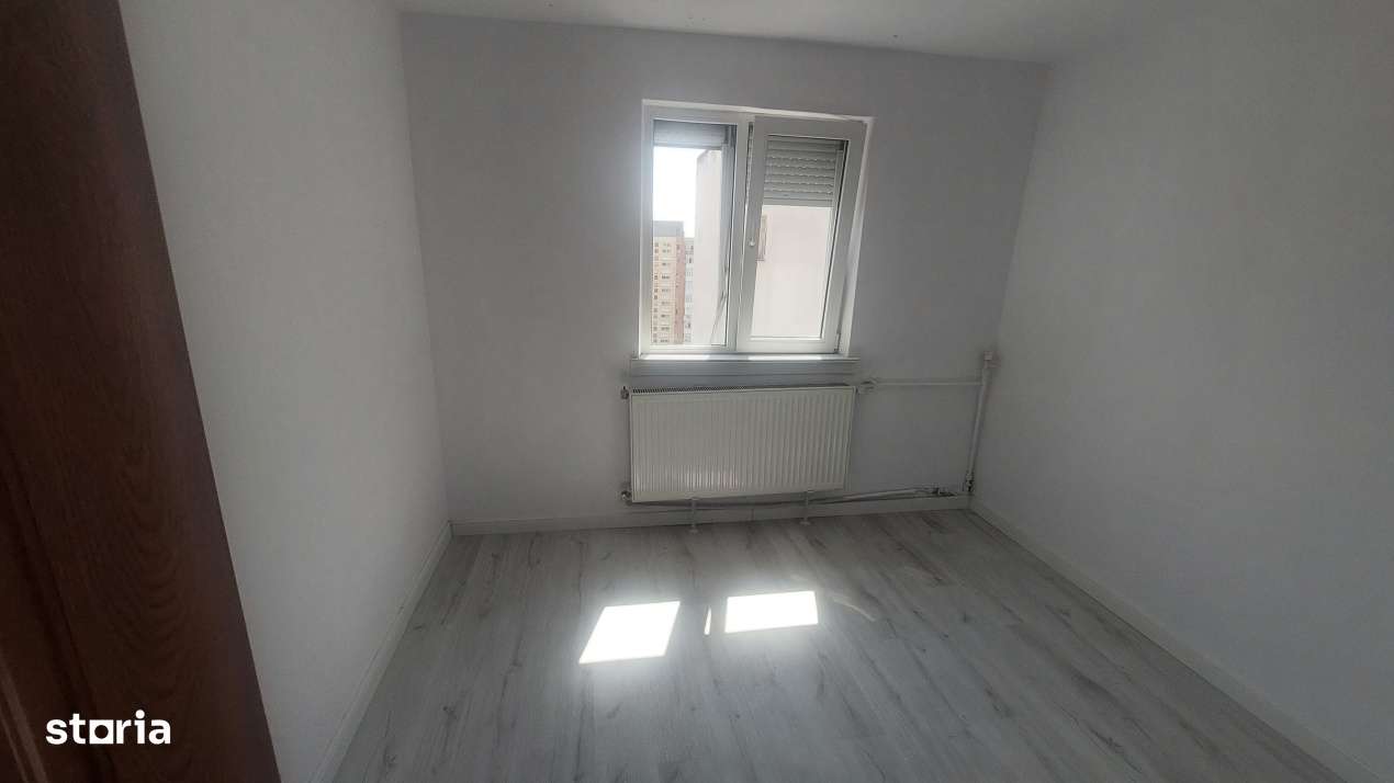 Apartament 3 camere open space, etajul 10, Craiovita zona Niela - Imagine principală: 3/7