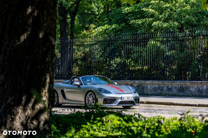 Porsche 718 Spyder - 13