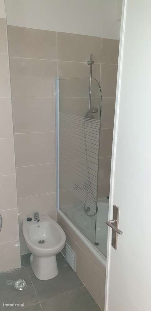 T2 novo, Rua paula Vicente, Almada ao Cristo Rei. A nao perder - Grande imagem: 5/8