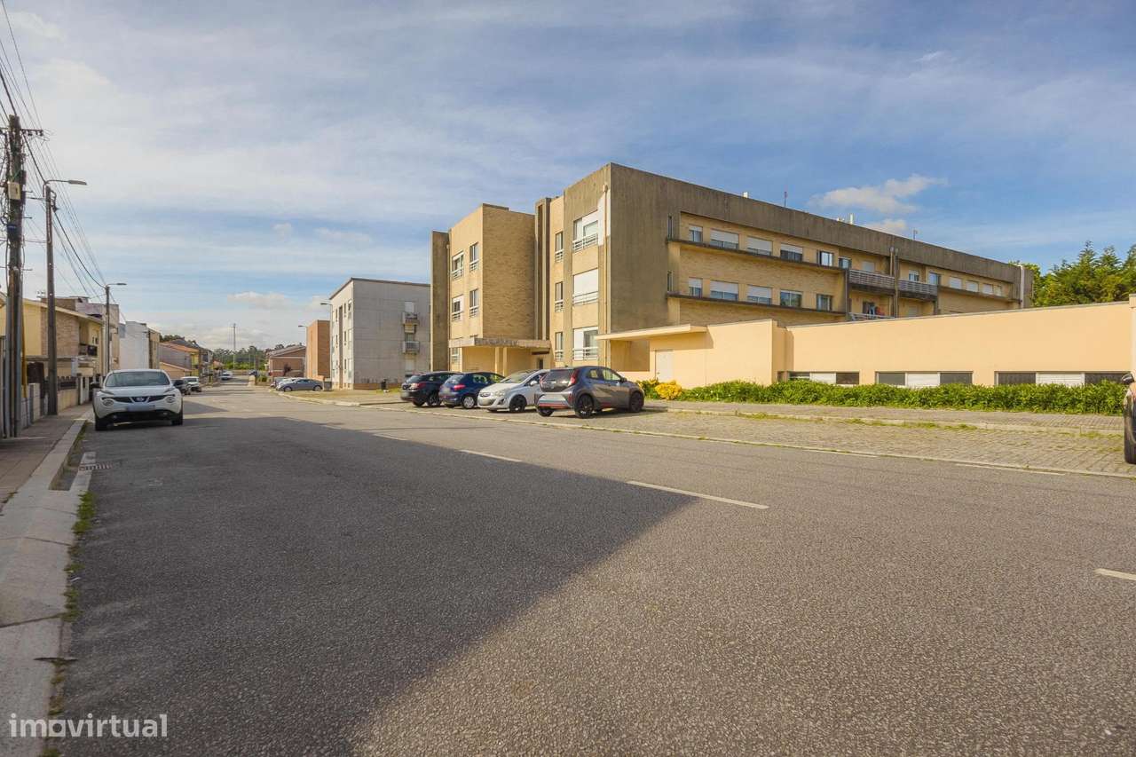 Apartamento T3 com Duas Garagens Fechadas em Águas Santas, Maia-40
