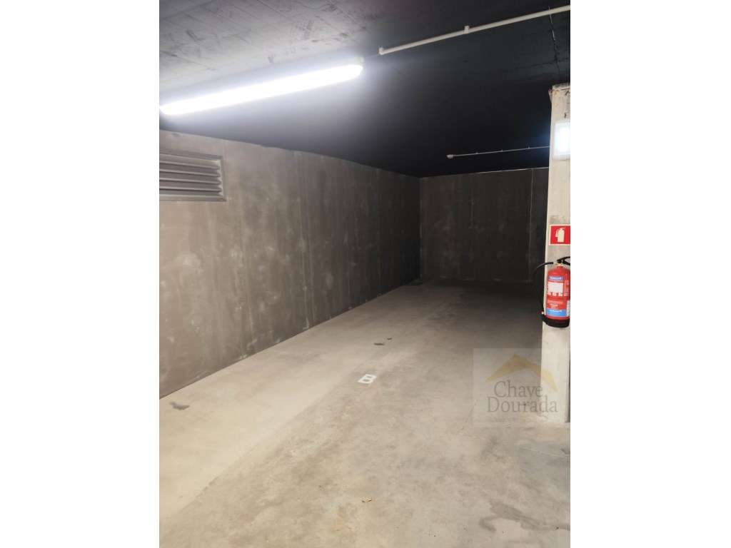 Apartamento T2 com 100m2 novo no Areeiro-18