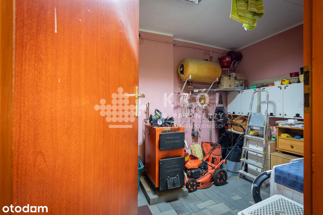 Dom w zabudowie bliźniaczej z potencjałem w Dobrej-15