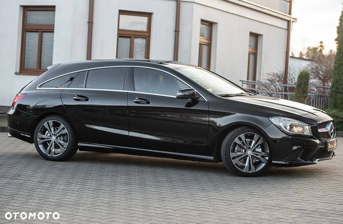 Mercedes-Benz CLA Shooting Brake 180 d AMG Line - 3