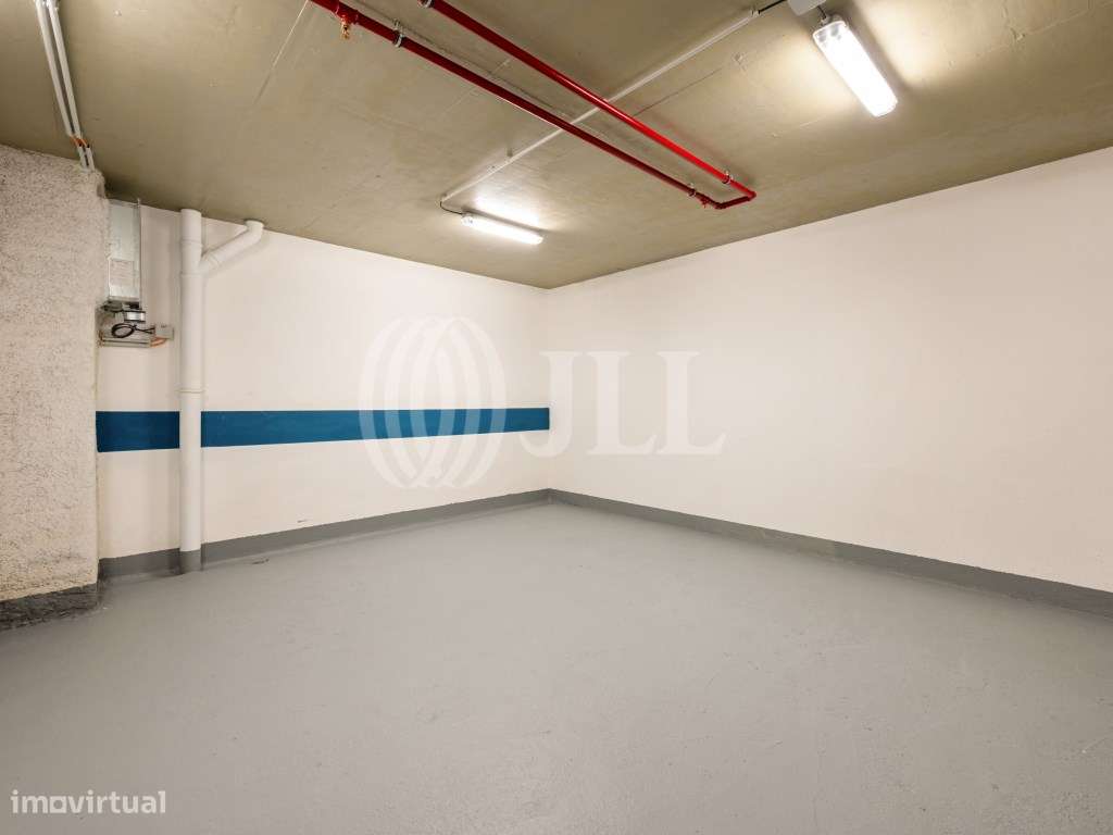 Apartamento T2, com varandas e estacionamento, em Lisboa-41