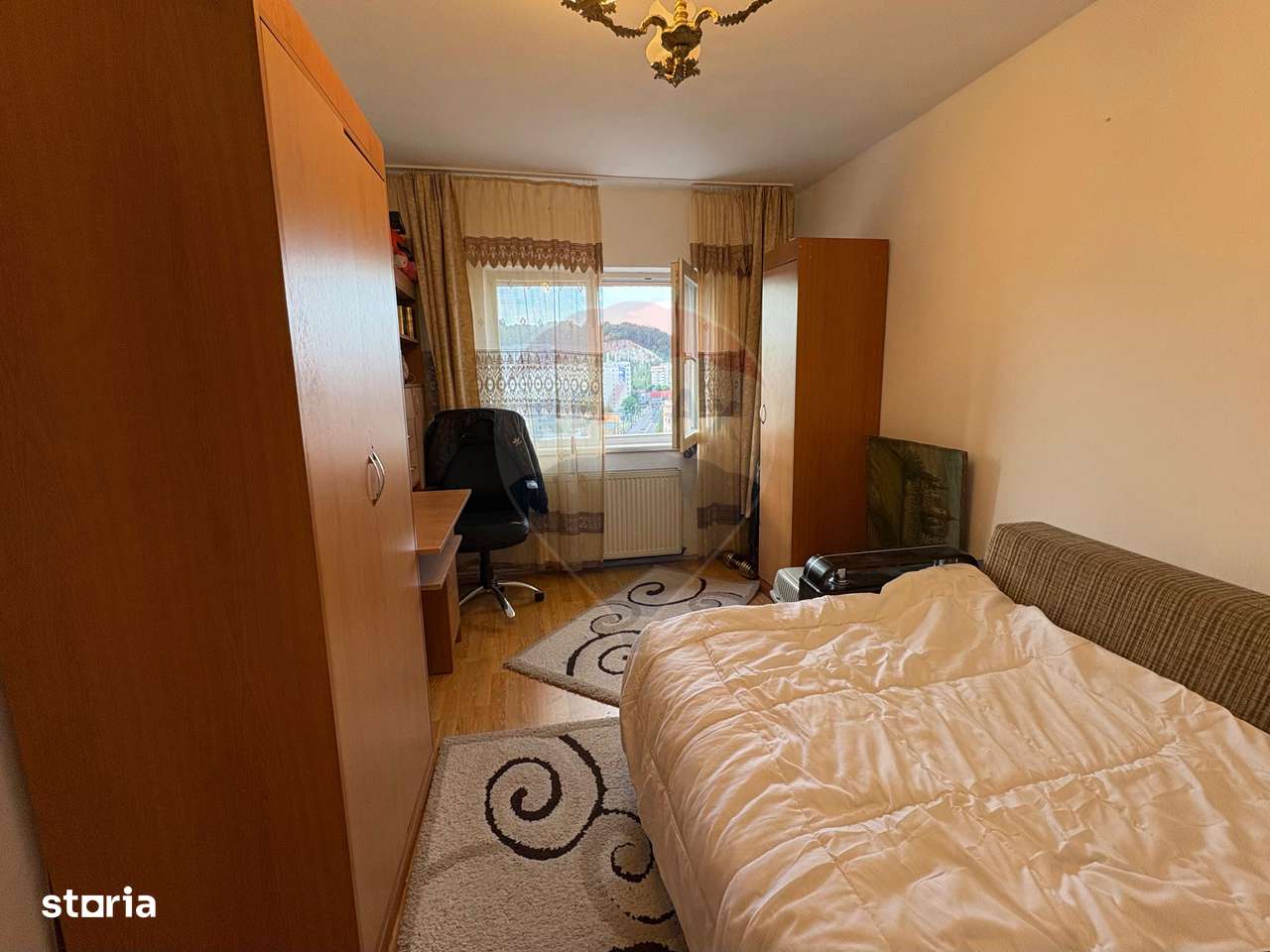 Apartament spațios cu 4 camere, vedere spectaculoasă, intrare Racadau-14