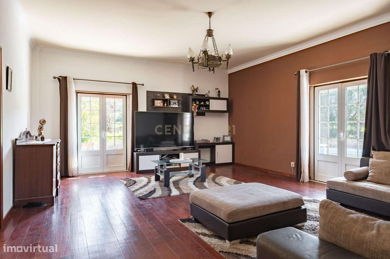 Moradia rodeada pelo campo-9