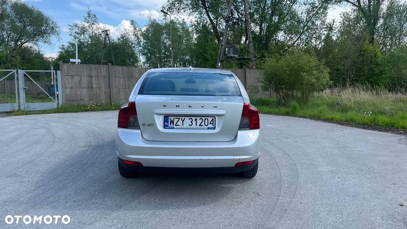 Volvo S40 2.0D Momentum - 4