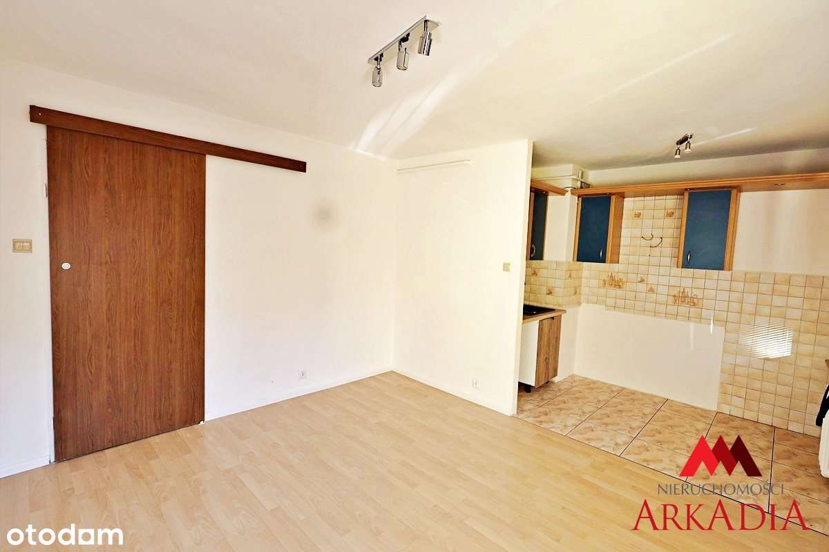 2 pokoje, 1 piętro , balkon Loggia Michelin-2