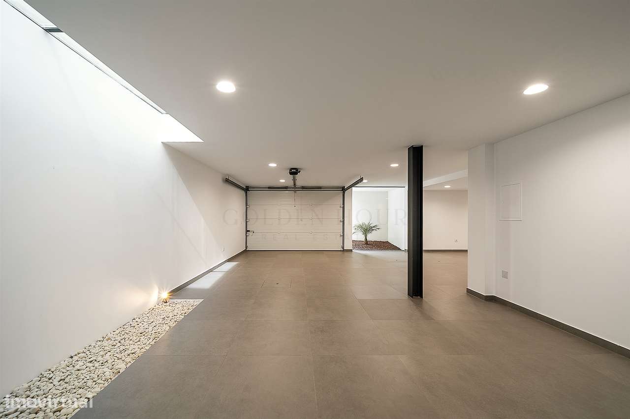 Moradia T4 de Luxo em Canidelo com Vista Mar | Golden Hour Real Estate-17