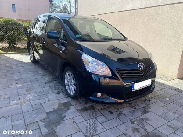 Toyota Verso 2.0 D-4D Premium - 2