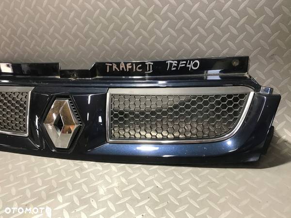 ATRAPA GRILL LOGO CHROM TRAFIC II VIVARO TEF40 - 3