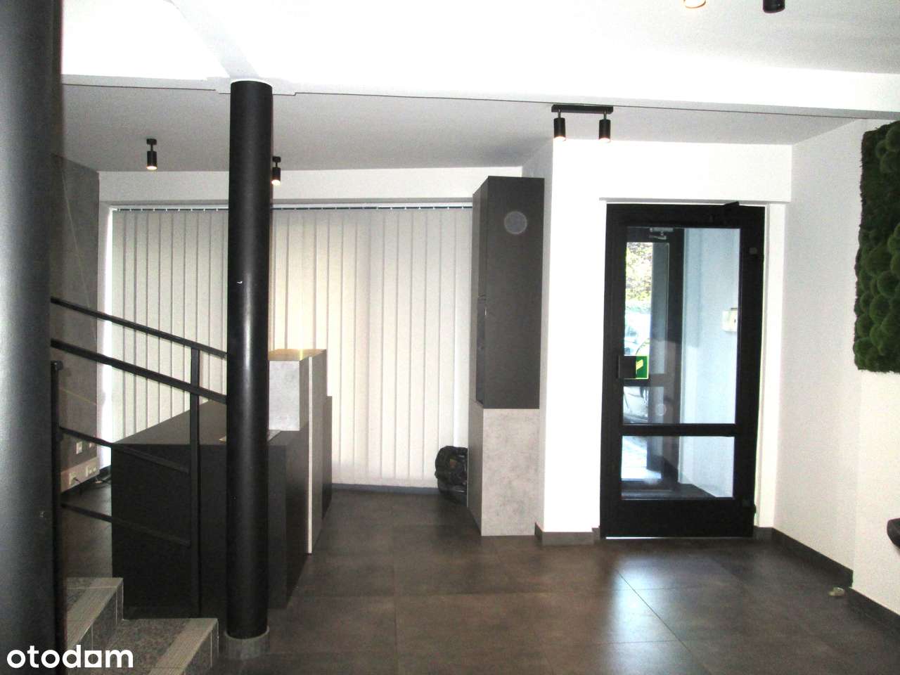 Budynek biurowo-usługowy z pozwoleniem na budowę 5 lokali mieszkalnych-8