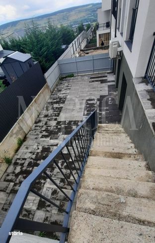 Casa 6 camere de vanzare in Floresti-9