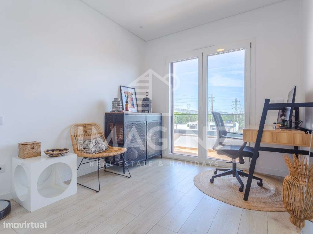 Apartamento T2 com Varanda Aterraçada na Quinta da Amizade-29