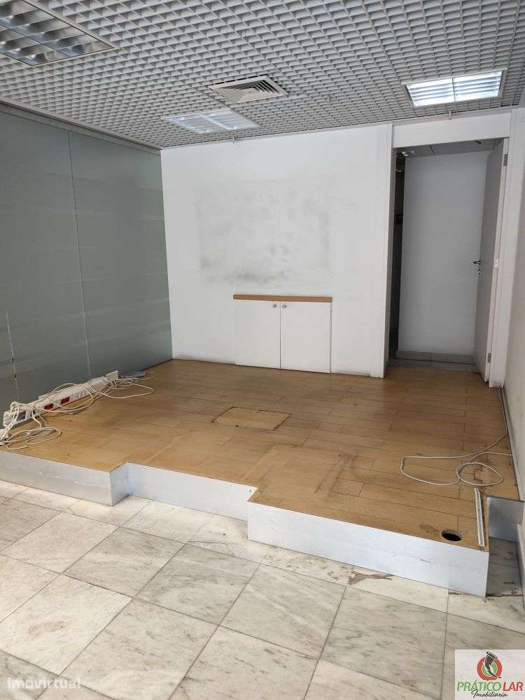 Loja no centro de Vagos-9